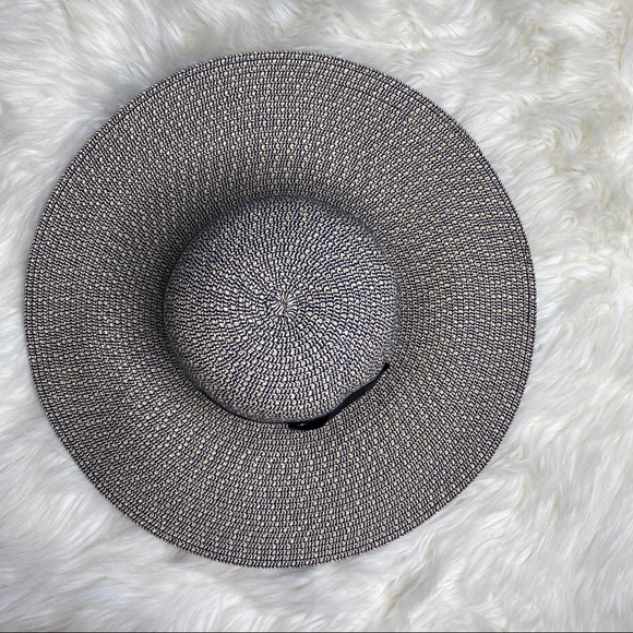 š¤SALE: price dropš¤Beach straw hat w/ black trim - Picture 3 of 6